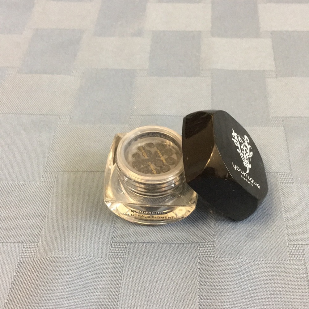 Younique Moodstruck Minerals Pigment - NEVER USED